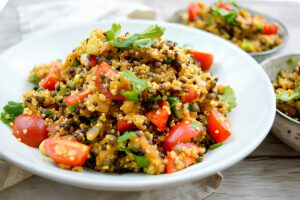linsen quinoa salat mit aubergine main 300x200 (1)